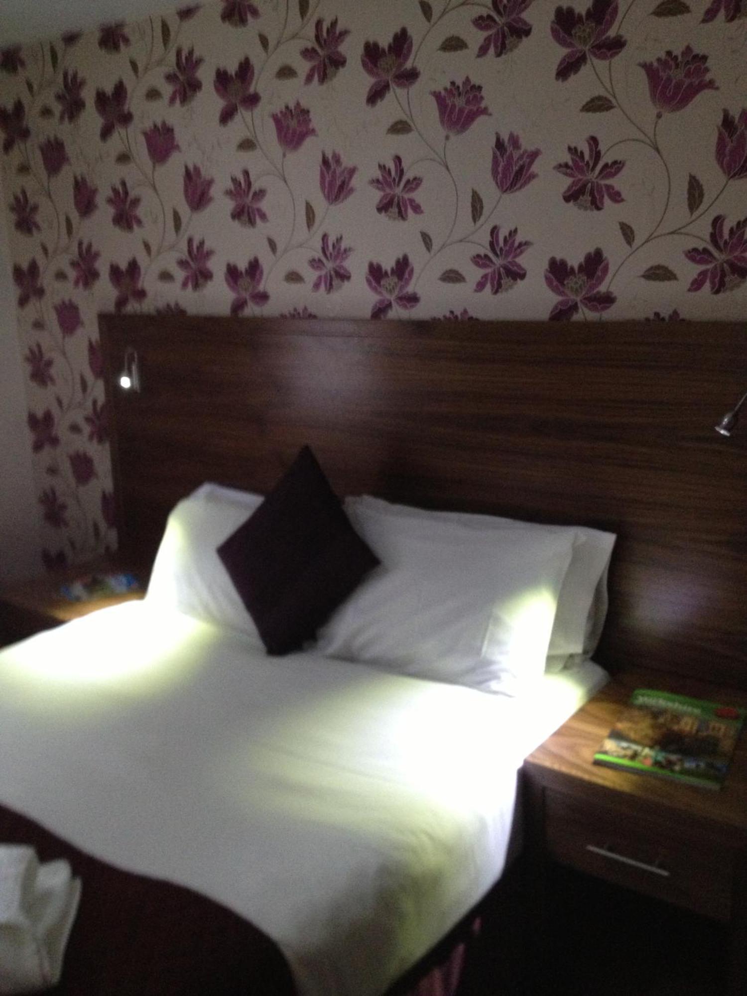Double Room,697186443:JPEG